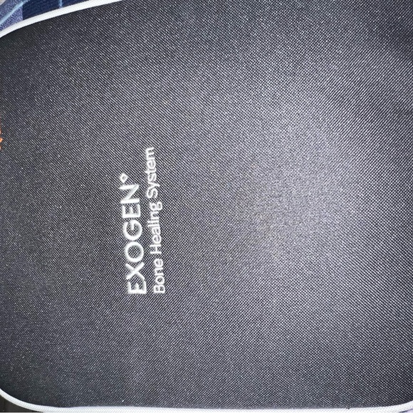 EXOGEN Bone Healing System 4000+ Includes Case, Device, Gel Excellent Condition - Picture 8 of 16
